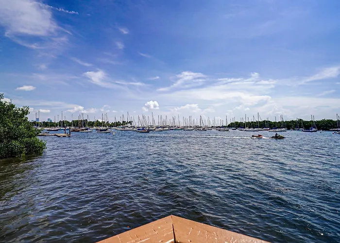 Renovated 21St Floor Private Unit Located In Coconut Grove Hotel
